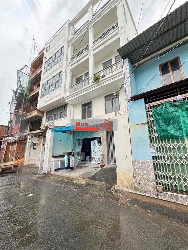 Nhà nát 140m2, đầu tư xây chdv cho thuê, đường 7m xe hơi, ngay Emart