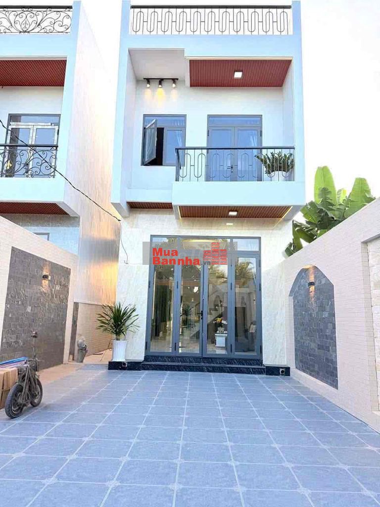 BÁN NHÀ ĐƯỜNG TL826