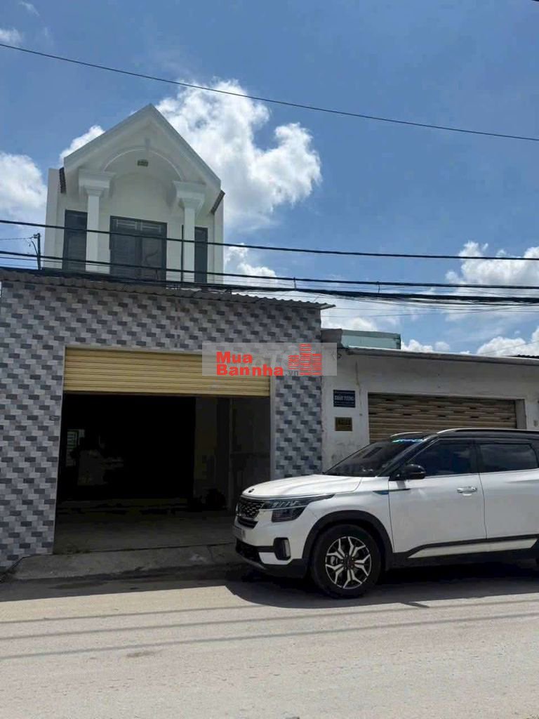 Nhà đẹp 2 tầng Mặt tiền Đ.Xuân Thới Thượng 4,gần Phạm Văn Sáng