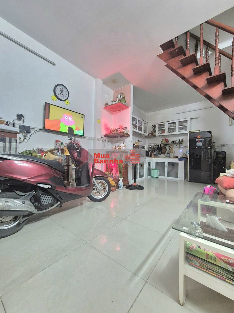 Bán nhà 1 lầu 2 PN Dt 5x9m Giá chỉ 4.2 tỷ còn bớt