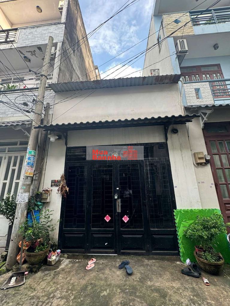 Bán gấp nhà HXH gần AEON Mail Tân Phú, khu đông đúc, an ninh.