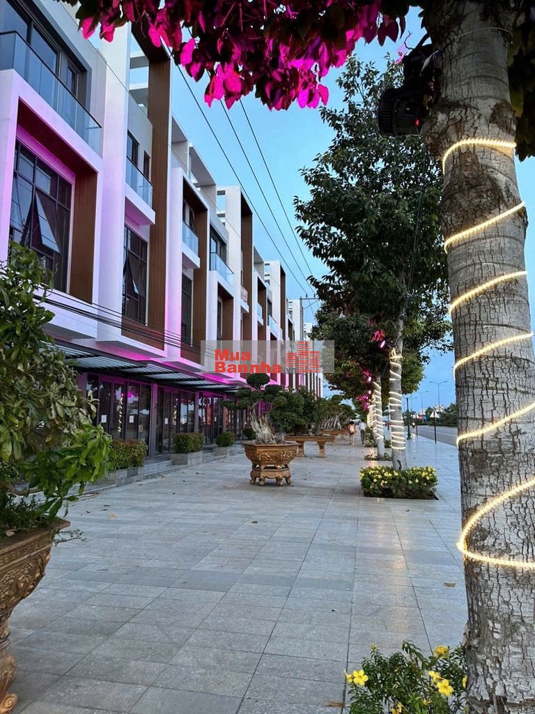 Chính chủ cần bán nhà mặt tiền Võ NGuyên Giáp. Giá rẻ vô địch