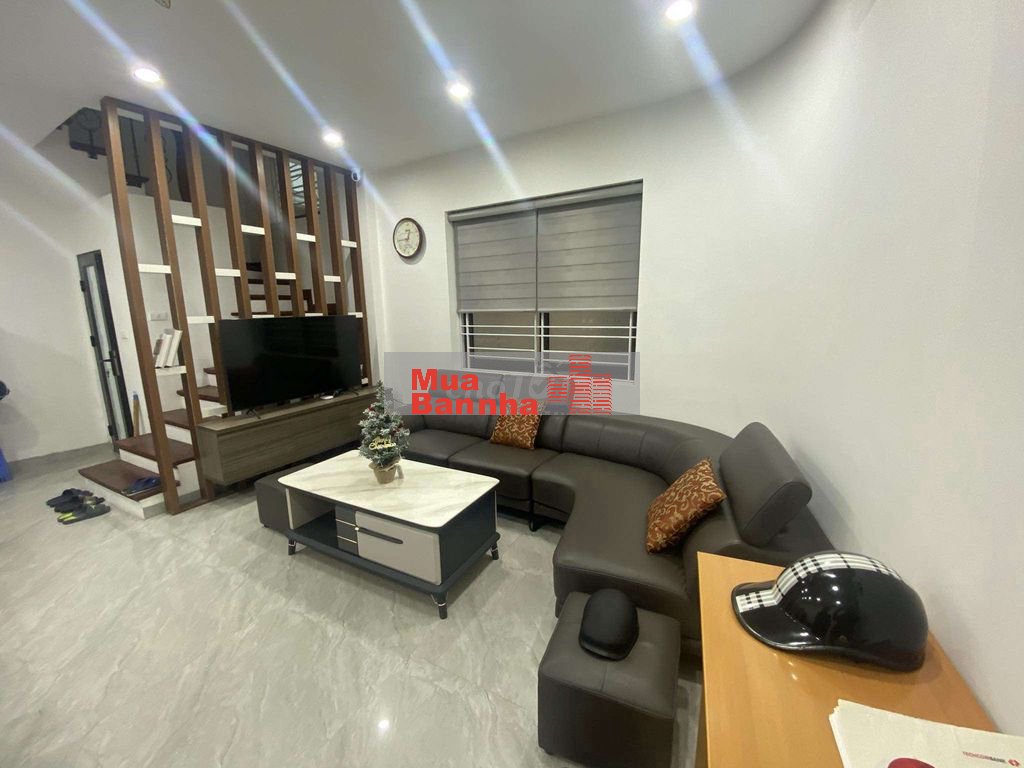 Đẳng cấp! Hoàng Hoa Thám, ngõ nông, 44m ra ô tô, 45m2*6T, ở ngay.