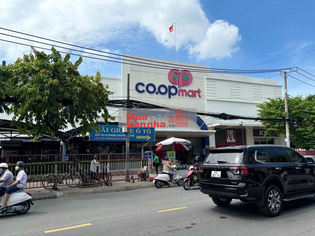 Nhà Nguyễn Ảnh Thủ 5.4x19m, đối diện trường GTVT. Giá 4.35 tỷ