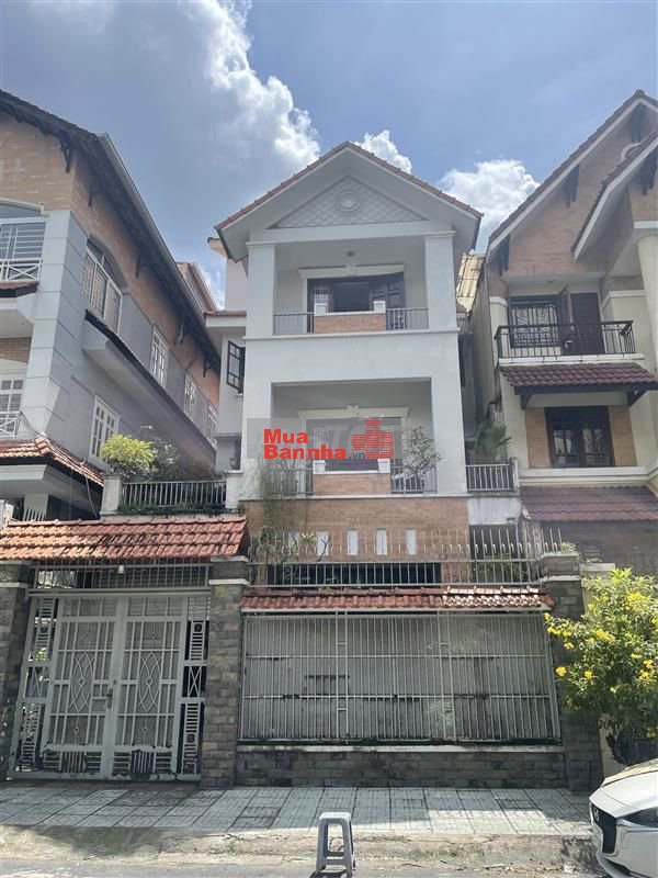 Bán Biệt Thự. Số 193 đường Hoa Lan, phường Cầu Kiệu, TP.HCM