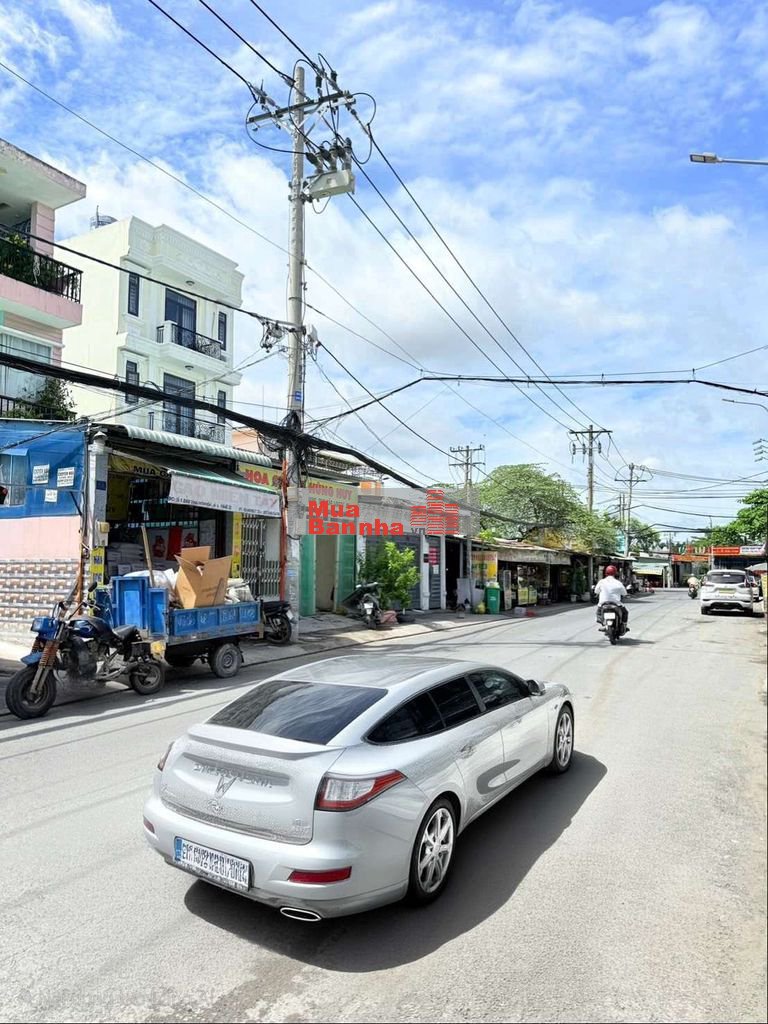 Nhà mới đẹp 100% sổ hồng mới 2025 cách đường lộ lớn Huỳnh Tấn Phát 50m