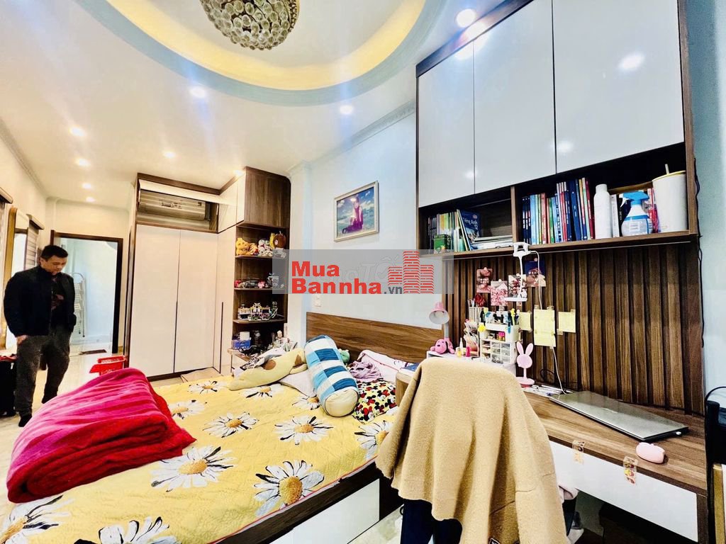 Bán nhà Bát Khối 38m2 nhà lô góc đường ô tô thang máy đủ nội thất 9 tỷ