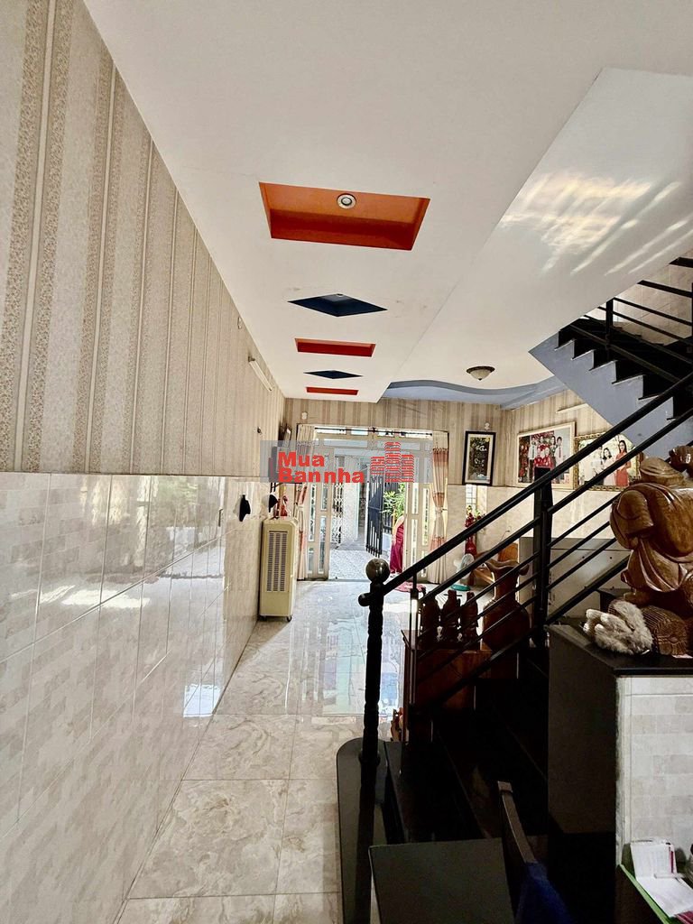 Chính chủ bán nhà 50m2, 2L, 2PN giá 5.8 tỷ Lạc Long Quân, Q.Tân Bình.