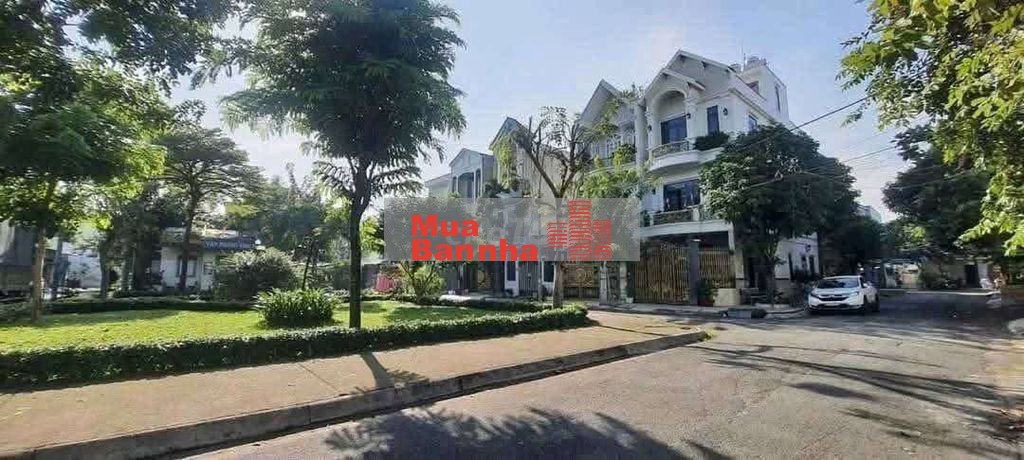 Bán đất có nhà 14,7m x 19m. View Công viên 2MT hẻm 12m Đường TCH08