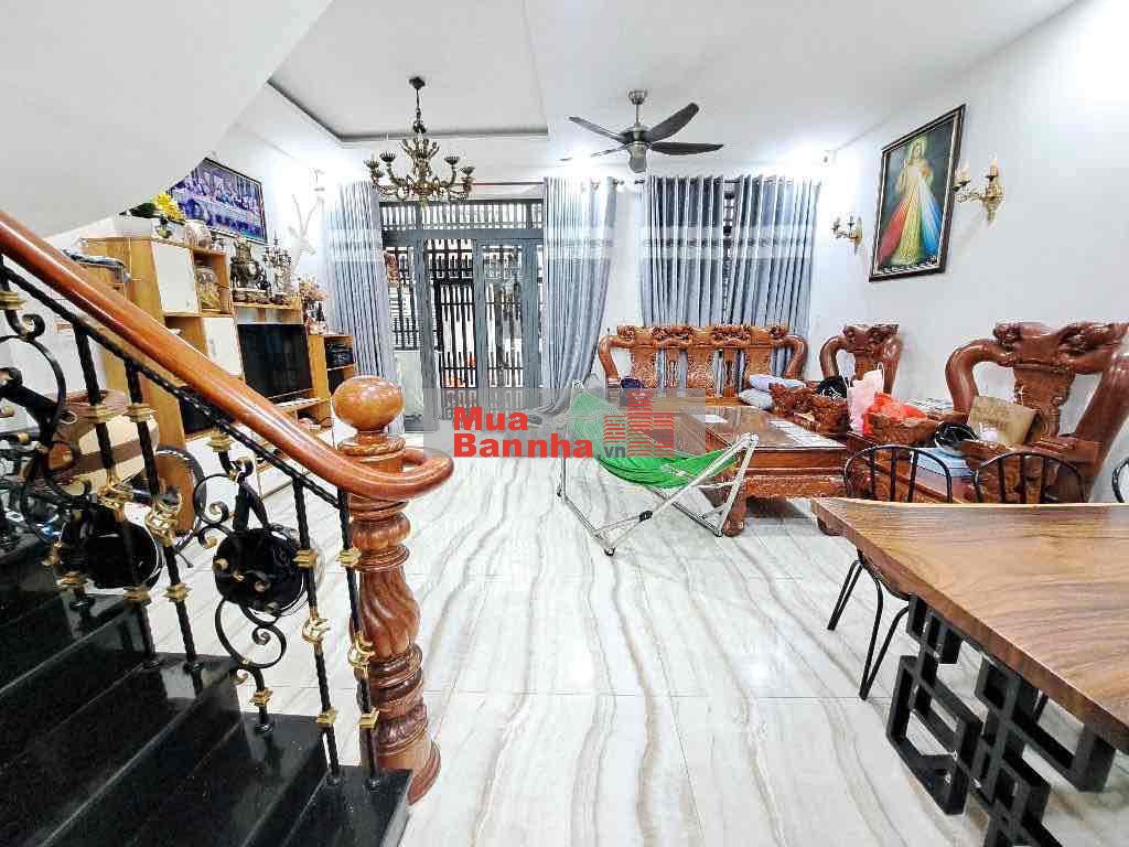 TRUNG TÂM QUẬN 10 NGAY VĨNH VIỄN - 6,1 X 10 TẶNG NỘI THẤT GỖ XỊN .