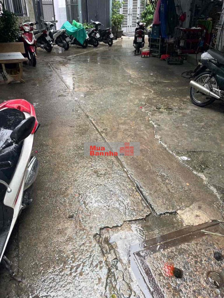 DTSD 28m. SHR . 1 trệt . 1 lầu . 2PN . Hoàn Công Đủ . Nhà sạch đẹp