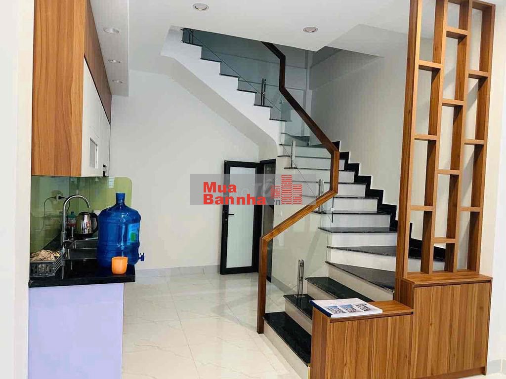 Bán nhà mới Lạc Long Quân, ở ngay, ngõ rộng 72m, 5 tầng, mt 6.5m chỉ h