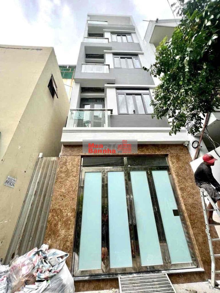 bán can Hộ dich vụ 5tầng 10phong dang cho thuê  gia 11ty5