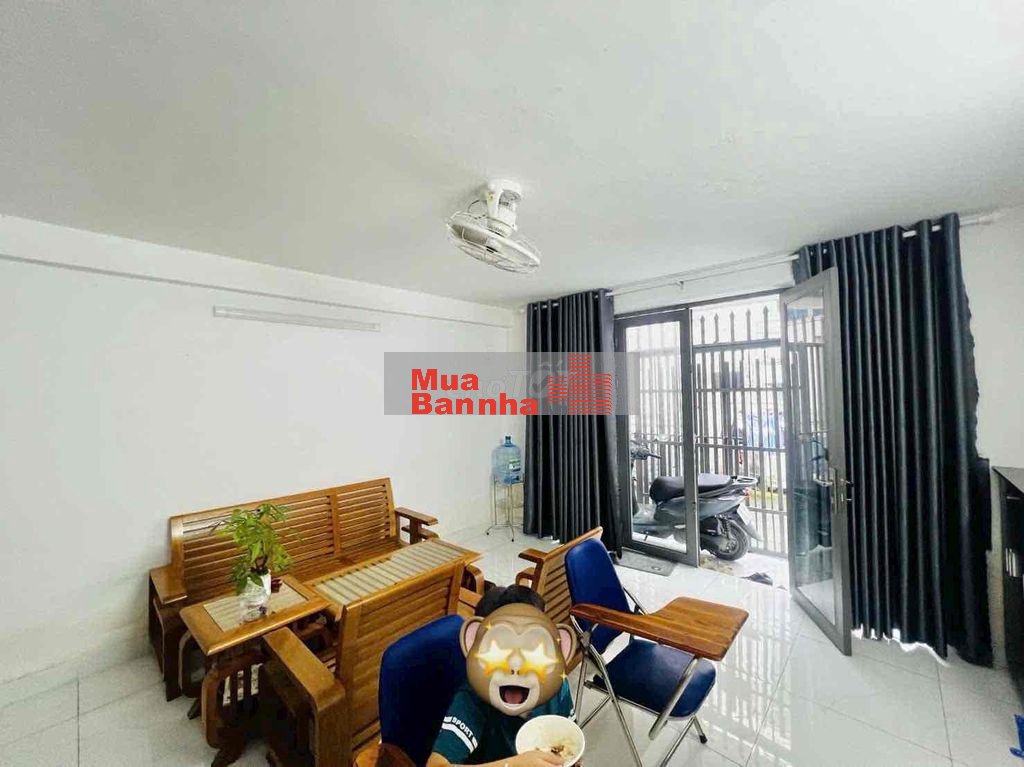 nhà lầu hẻm taxi. đường phạm đồng. linh đông. gần cao đẳng vinatex.