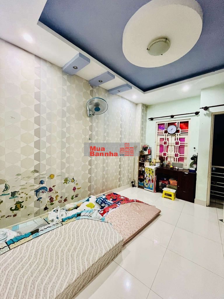 NHỈNH 5 TỶ , TÂN BÌNH GIÁP Q10 , 30m2 , 5 TẦNG NGAY CV LÊ THỊ RIÊNG