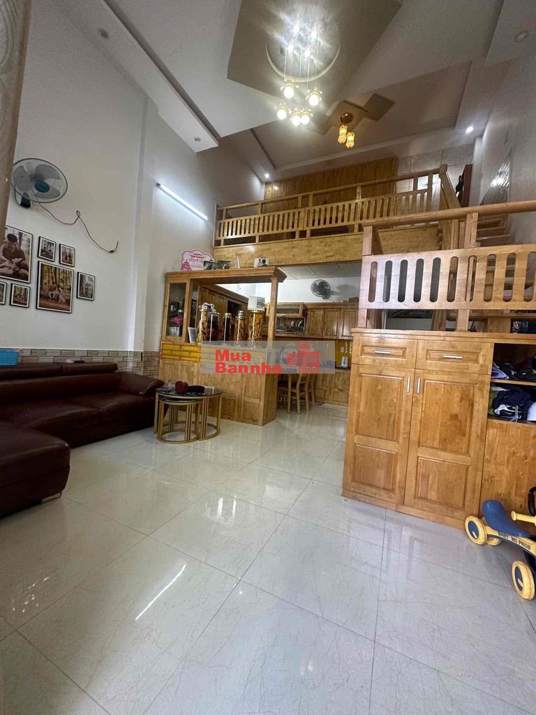 nhà mê lửng Đinh Công Tráng 2oto né nhau trung tâm BMT