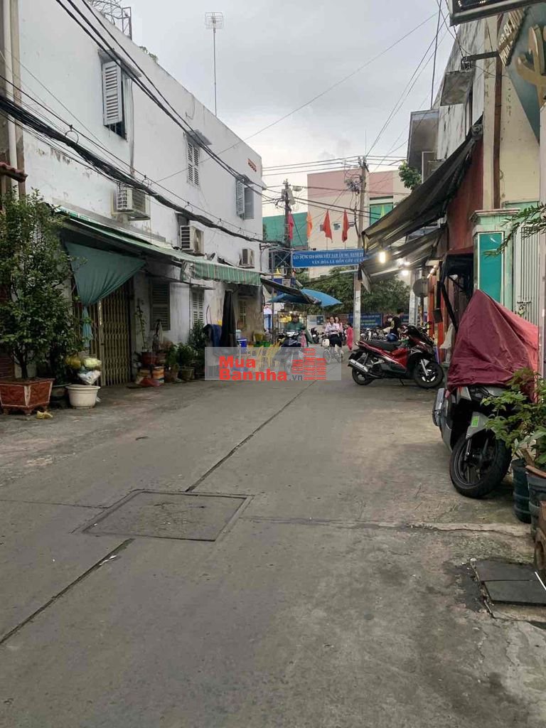 Bán nhà chính chủ Âu Dương Lân Quận 8, 63m2, 3 tầng, cách mặt tiền 20