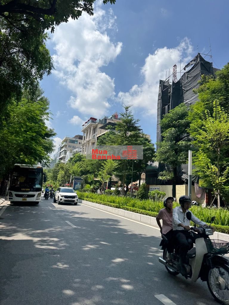 Gía siêu rẻ! Bán nhà Mặt phố Lạc long quân, Mặt tiền 14m