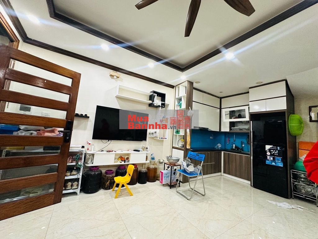 GIÁ 12.1 TỶ! NHÀ ĐẶNG TIẾN ĐÔNG - ĐỐNG ĐA: 42M², 5 TẦNG- OTO ĐỖ CỔNG!