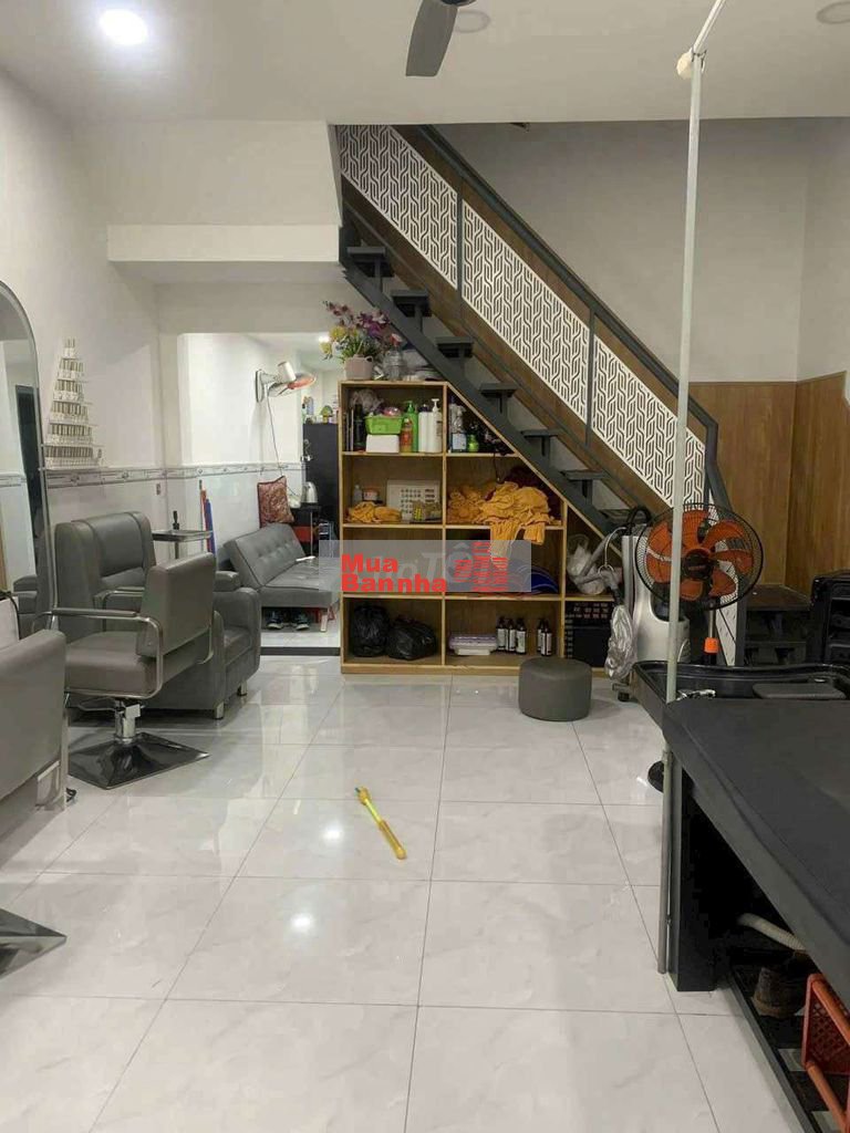 Nhà mặt tiền kinh doanh, Linh Xuân, Thủ Đức. Hơn 3 tỷ xíu.