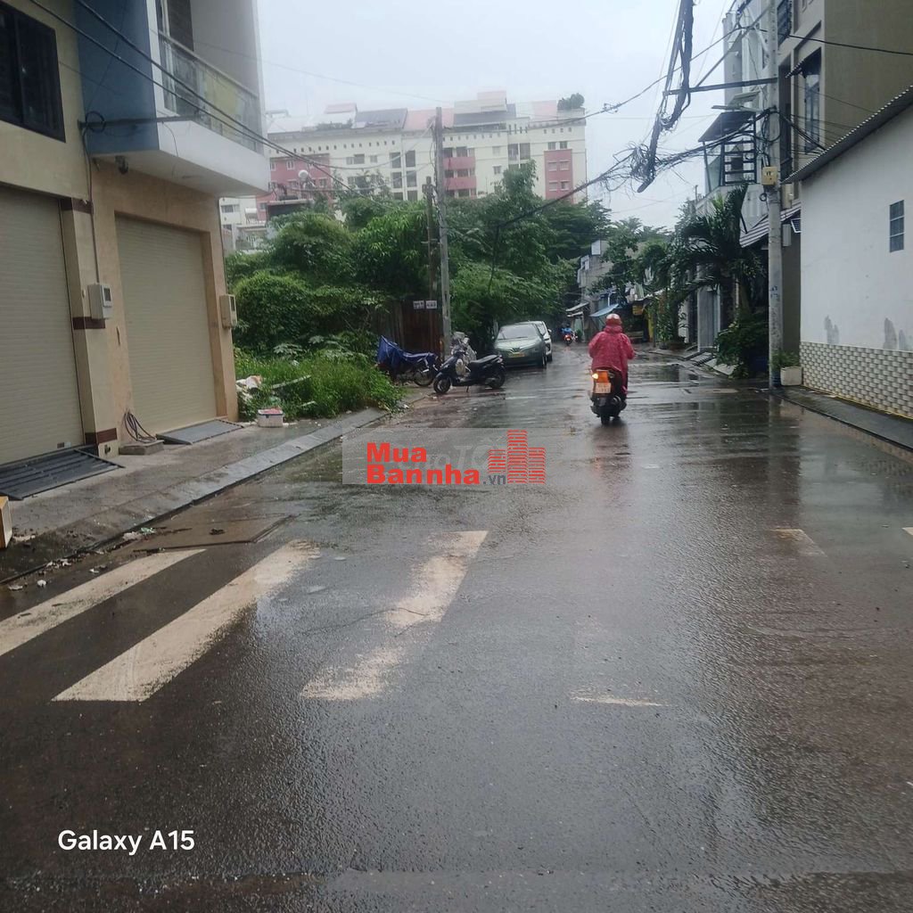 7 tỷ 500 thương lượng, nhà mới 4 tầng, đường 6 mét thông, dt: 4 × 13