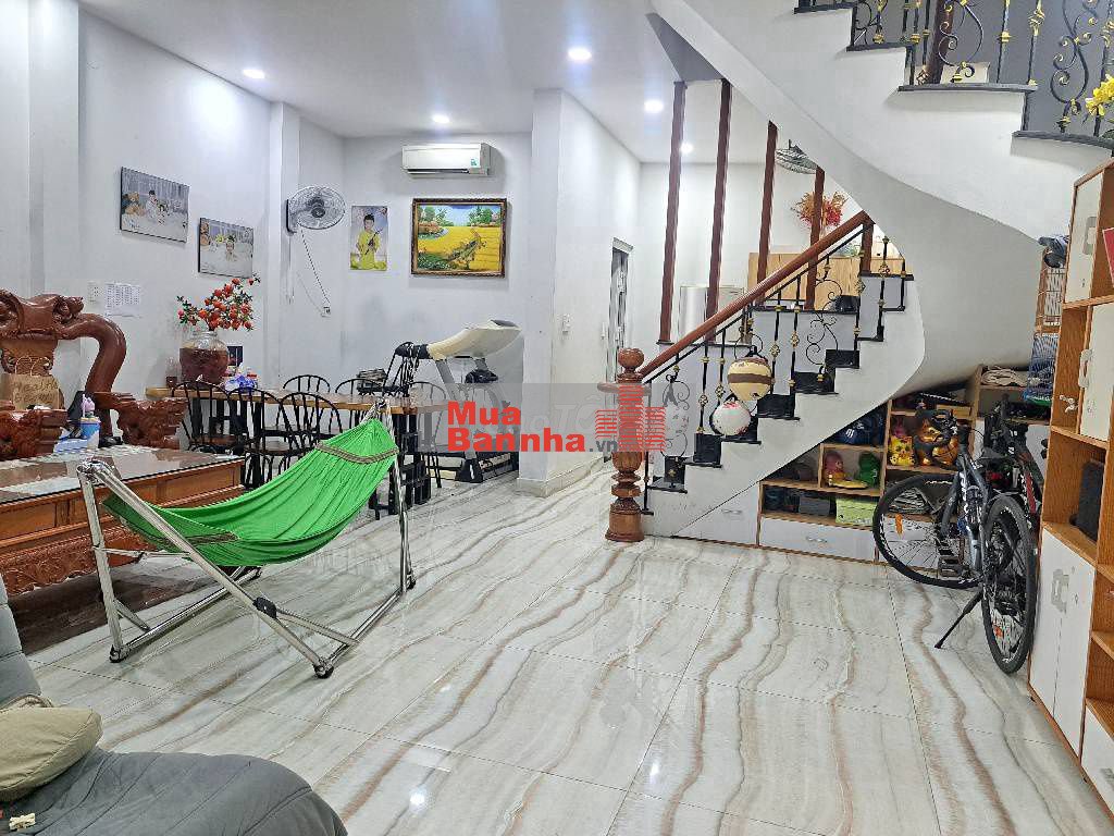 NGAY NGÃ 6 NGUYỄN TRI PHƯƠNG - DT RỘNG, NGANG LỚN, 3 tầng, Trung tâm.