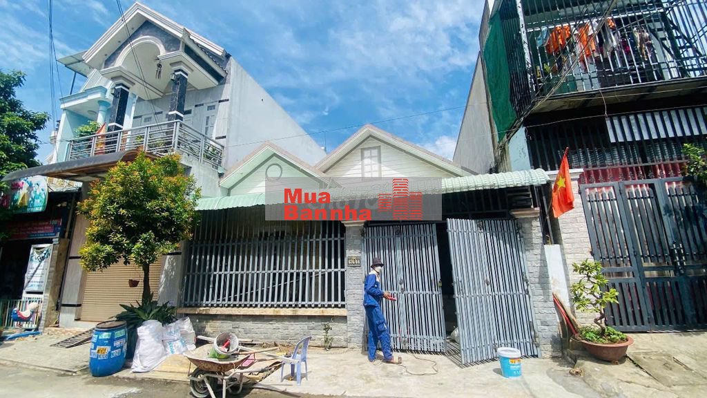 nhà 120m2 ngang(8m)2 sổ hồng riêng,Tân Đông Hiệp,TP Dĩ An