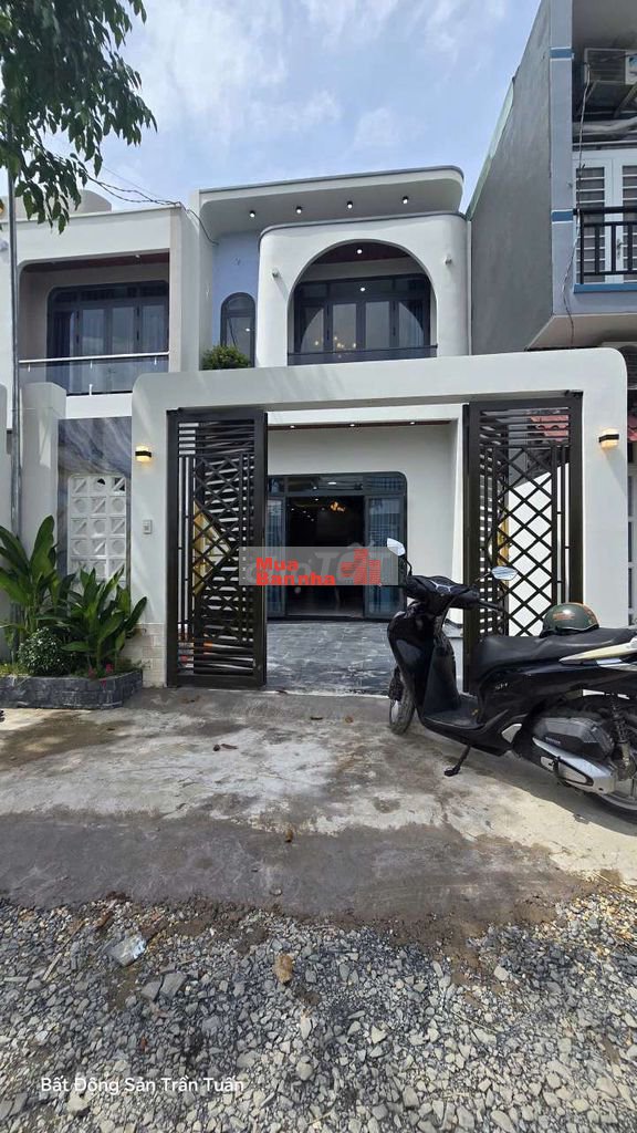 H.O.T Nhà mặt tiền đường chuẩn bị lên nhựa,sát bên Chợ Đình,Trường Học