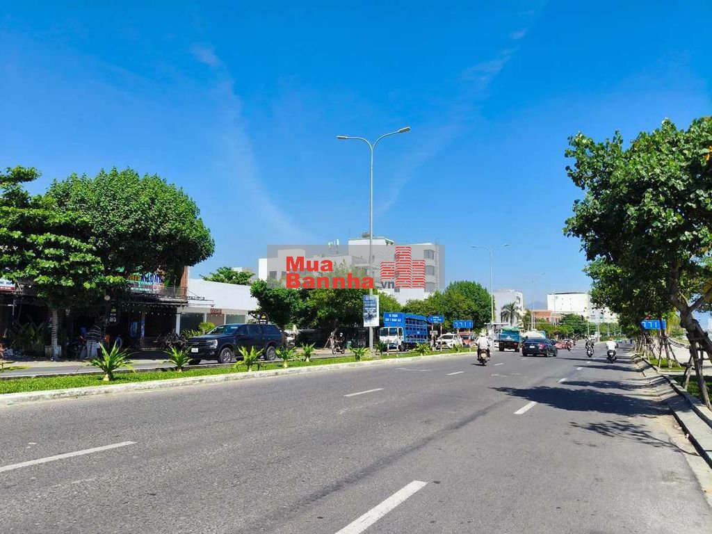 NHÀ PHỐ KINH DOANH TUYẾN ĐƯỜNG NÚI THÀNH