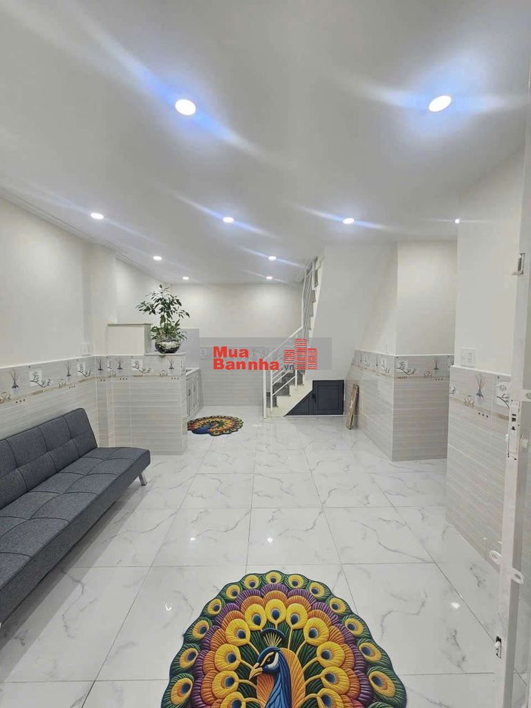 Căn nhà mơi ngay ngã 5 Quang Trung