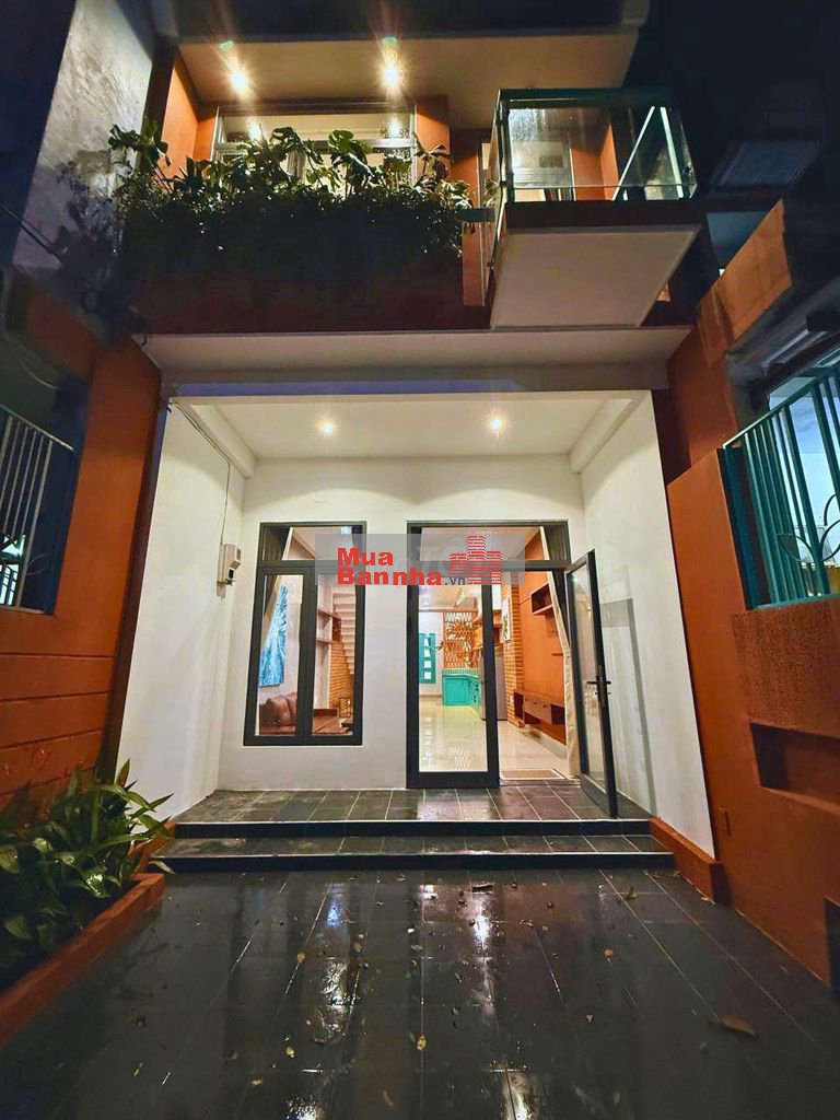 Nhà đẹp 2 mê. Oto đổ trong nhà. TT Hòa cường - Hải châu