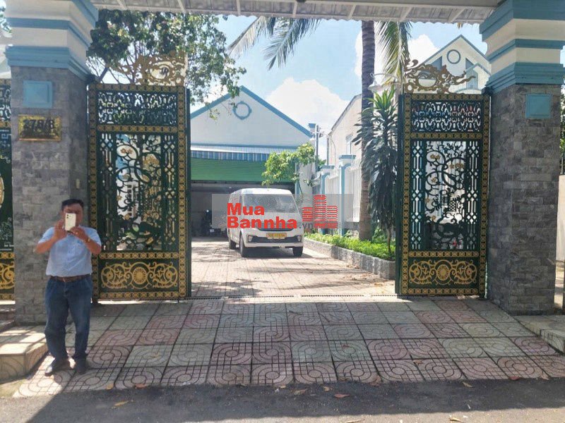 Bán nhà 390m² Dĩ An,Ngang KHỦNG 12M,SHR đường xe hơi 2 chiều,giá đầu