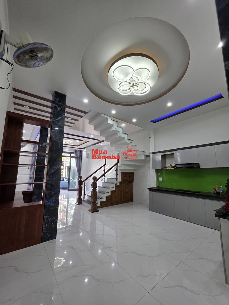 Nhà 2 tầng đường Giáp Văn Cương -  Vị trí Sát biển rất đẹp