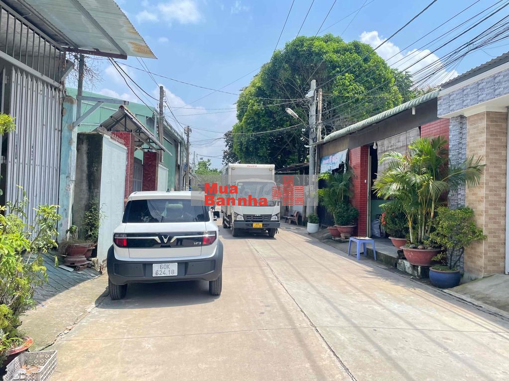 Nhà cấp 4 phường Tân Phong. đường 2 xe tải né nhau