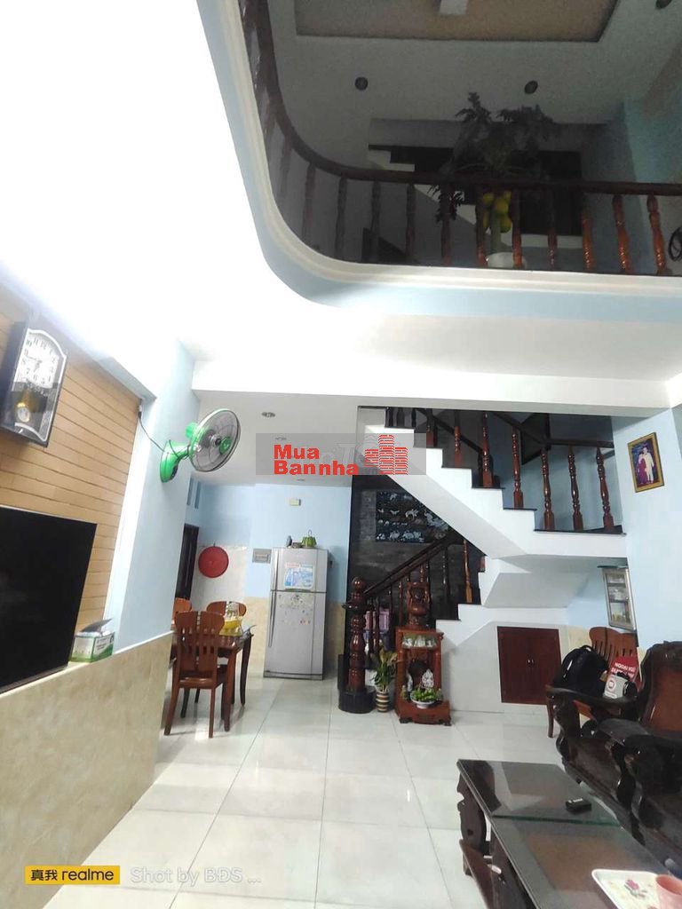 Nhà 1trệt 1lửng 2lầu có 4pn 3wc sân thượng gần chợ Bình Triệu 7tỷ