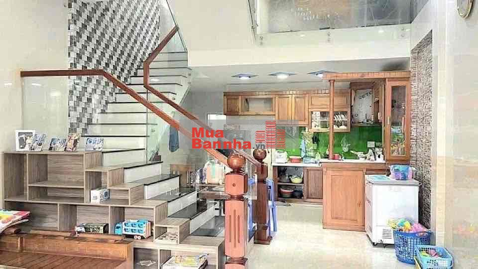 cần bán nhà kiệt Oto Âu Cơ