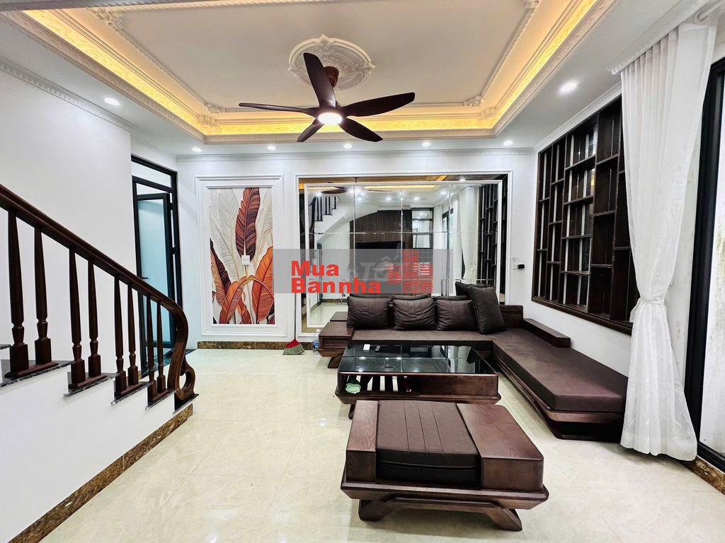 BÁN NHÀ CẦU GIẤY – 40M² LÔ GÓC – 6 TẦNG – NỞ HẬU – Ô TÔ ĐỖ CỬA