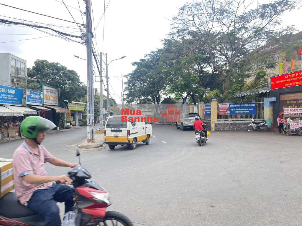 Nhà 2 tầng ô tô ngủ trong nhà - hướng tây tây tứ trạch phong tài lộc