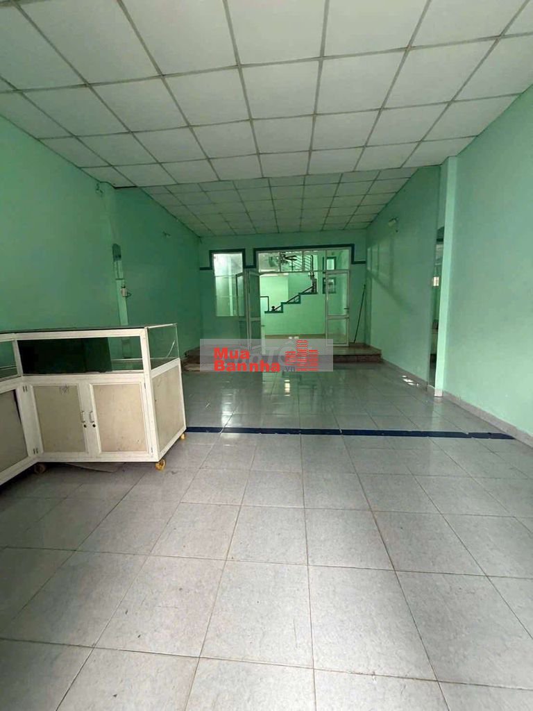 Nhà trong chợ Việt Kiều 130m2 full thổ, MT kinh doanh (có 3 phòng ngủ)