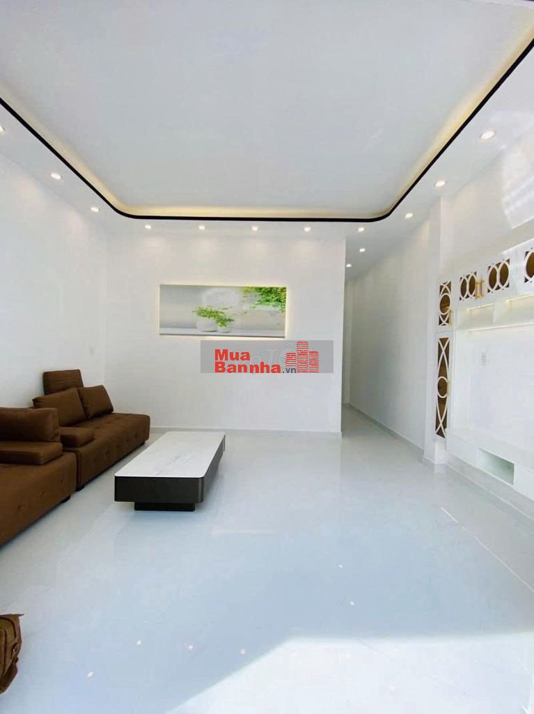 Nhà đẹp sân vườn sổ riêng không quy hoạch