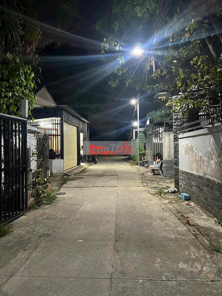 bán nhà gần đại học tdm. nhà mới giá hiếm nhất khu