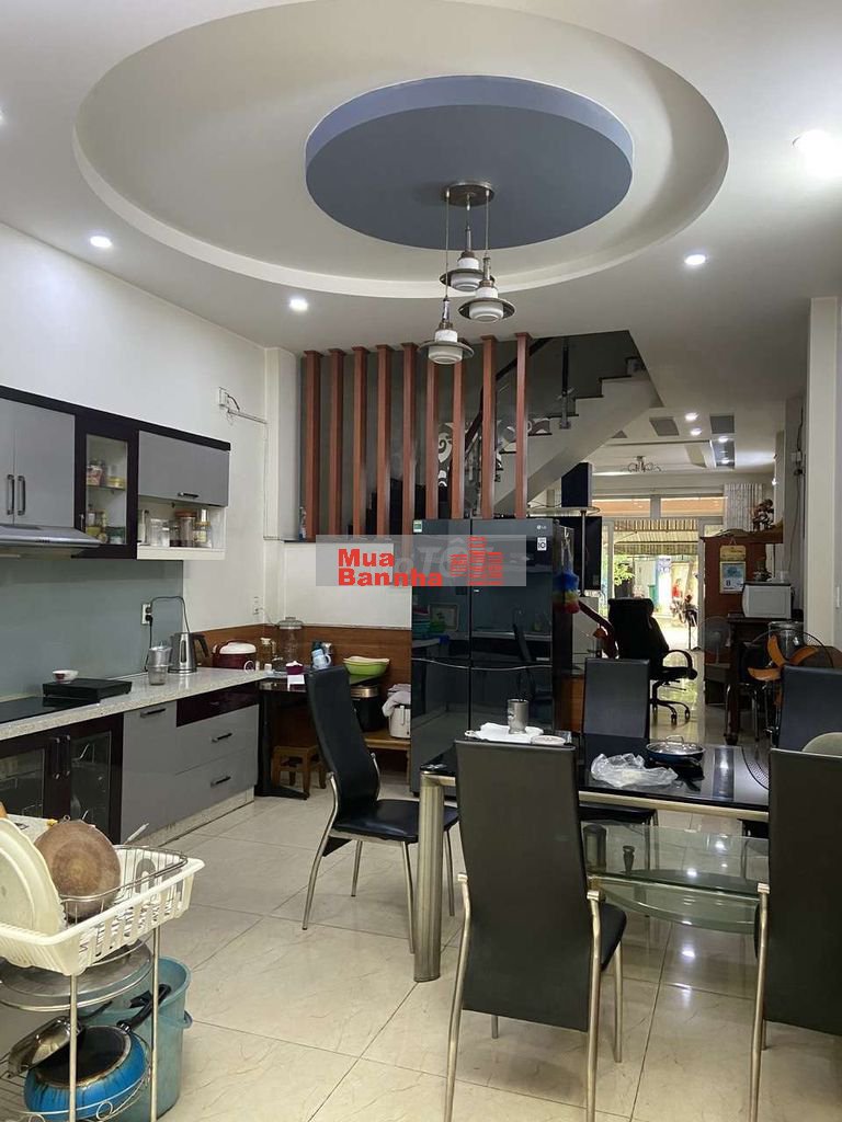 Cần bán gấp nhà P.TTN cŭ Q12..DT 4,2x20 .1 trệt 3 lầu 5PN 5WS nhà đẹp