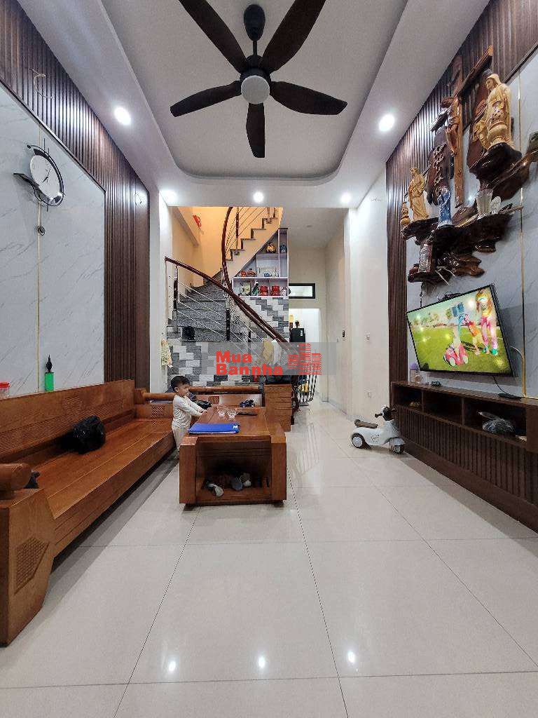 BÁN NHÀ THẠCH BÀN– Ô TÔ ĐỖ CỬA, FULL NỘI THẤT, GIÁ 7.5 TỶ (có giảm)