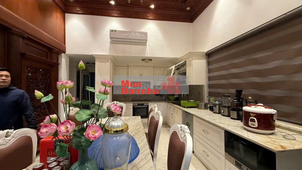 Nhà 5 tầng LongBiên 58m² MT 5m gần cầu Vĩnh Tuy. Ô tô vào, Giá 11.9 tỷ