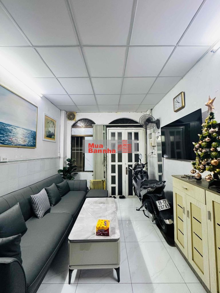 Chính chủ Nhà phố hẻm Quận 1, 24m2, 3 phòng ngủ, đường Nguyễn Văn Cừ