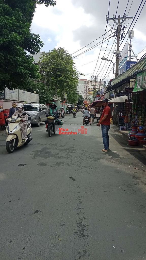 Nhà Gần Chợ Hạnh Thông Tây, BV Hồng Đức, ST Coop Mart