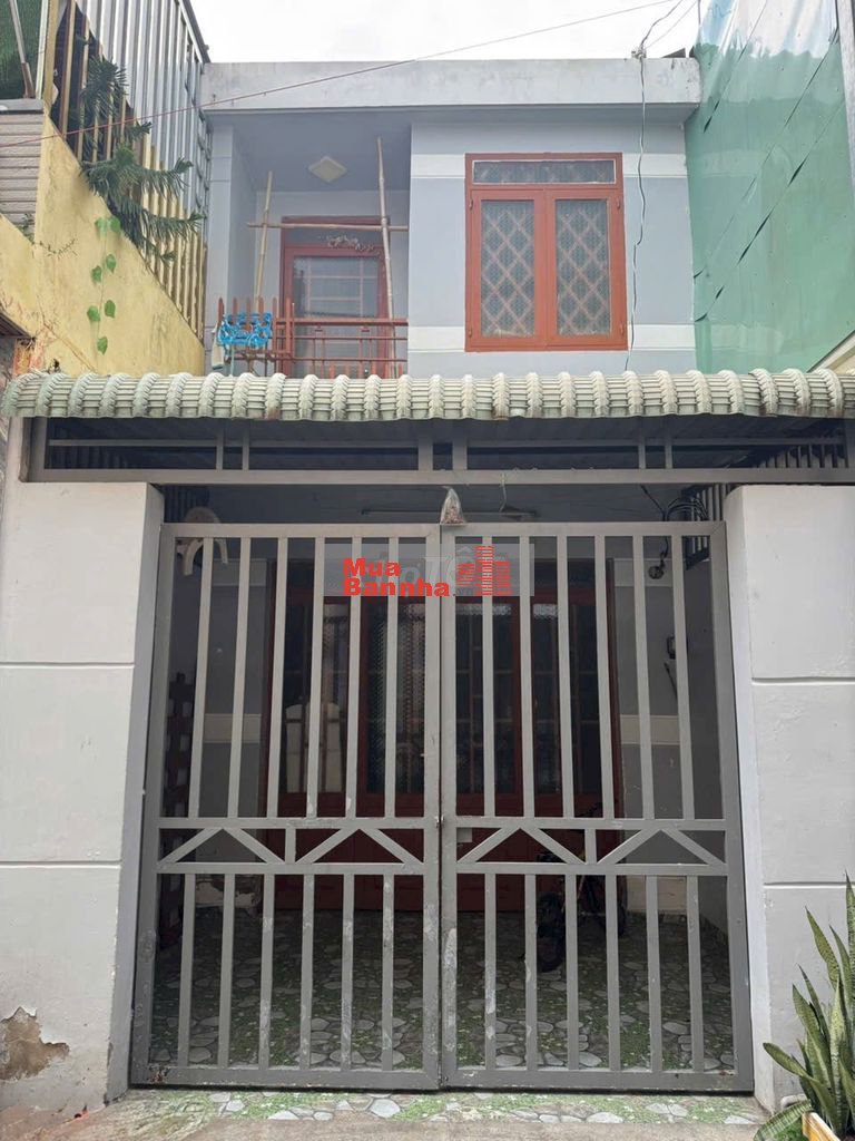 NHÀ TRỆT 1 LẦU- SHR/DSH GIÁ BÁN 1TY050 TRIỆU- MẶT TIỀN HẺM XH LONG HẬU