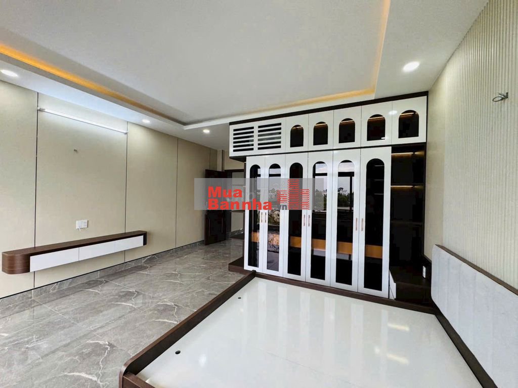 Bán 2 căn nhà gần nhau 5m x 20m và 5m x 23m ngay chợ Hóc Môn, giá hời