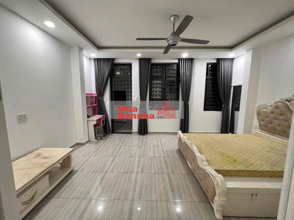 Bán nhà hẻm đẹp Gò Dầu, ngay ngã tư TSN, 100m2, 4 tầng đang cho thuê