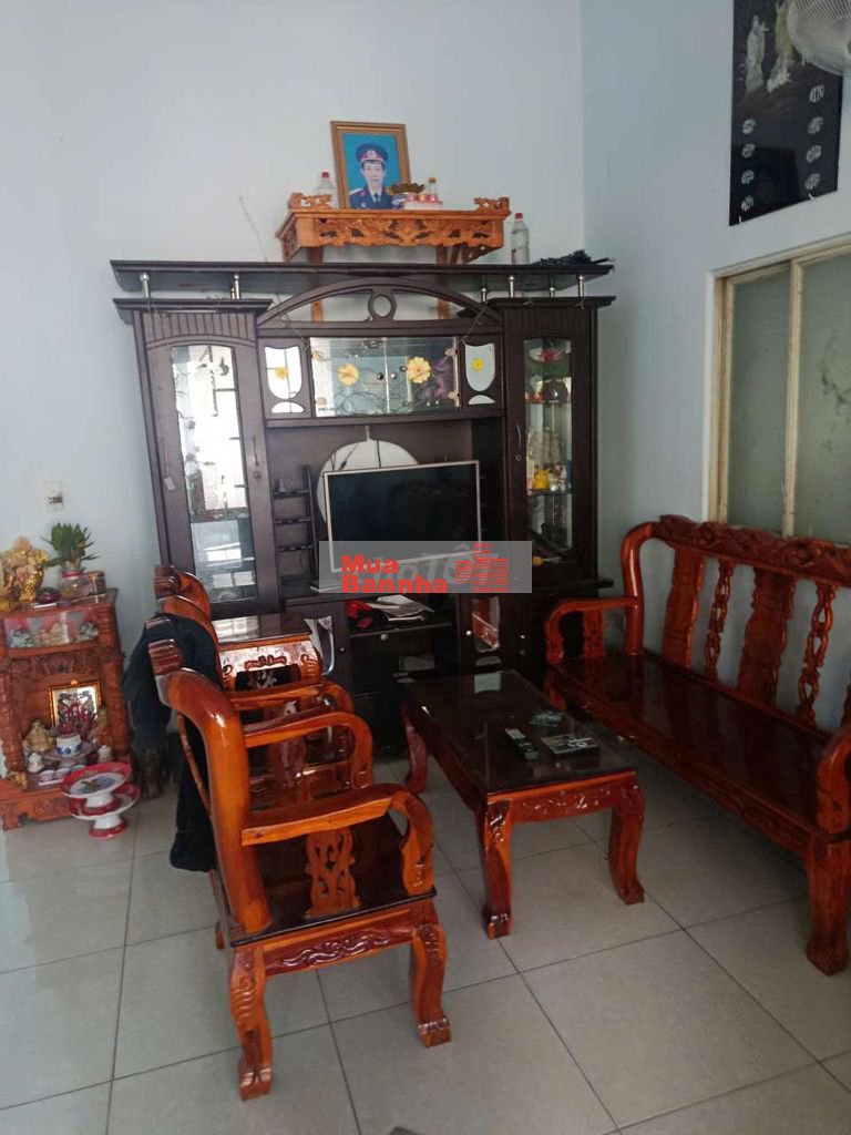 Nhà cấp 4 đẹp 2 phòng ngủ , gần chợ Bến Lớn, trường tiểu học Tân Định